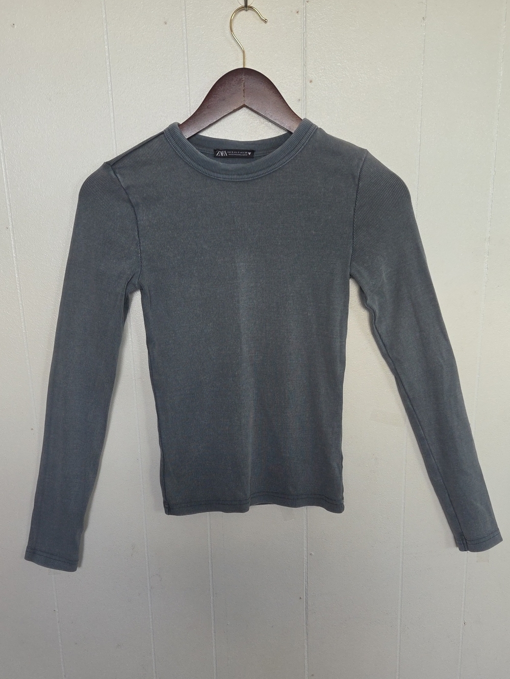 Zara Women's Long Sleeve Crewneck Top in Charcoal Gray